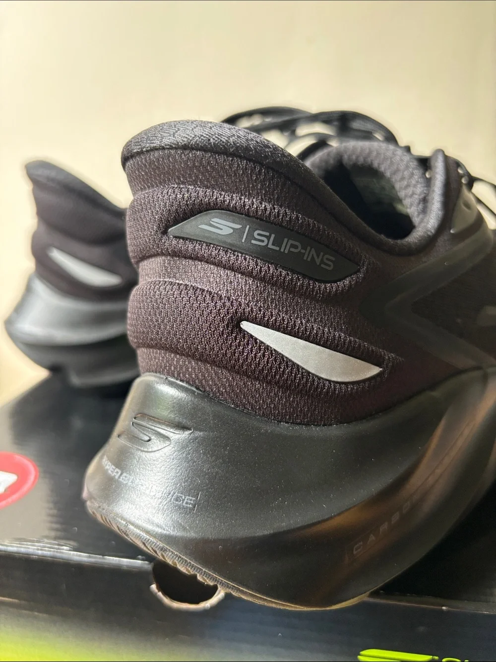 Skechers Aero Burst Slip Ins NIB Size 12